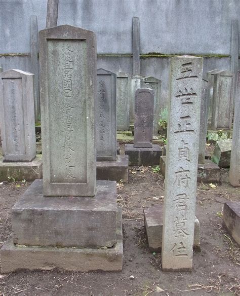 林鳳墓地